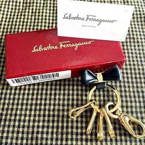 Salvatore Gold and Black Bow key chain with additional links